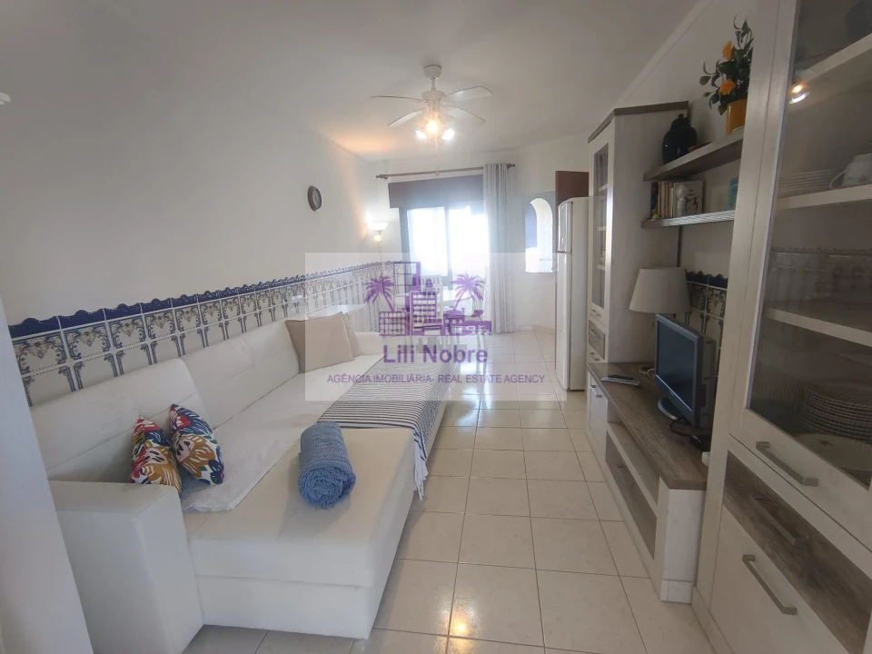 Apartamento T1 para Venda em Quarteira Foto 9