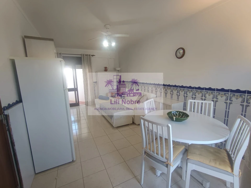 Apartamento T1 para Venda em Quarteira Foto 1