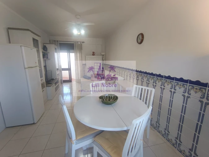 Apartamento T1 para Venda em Quarteira Foto 3