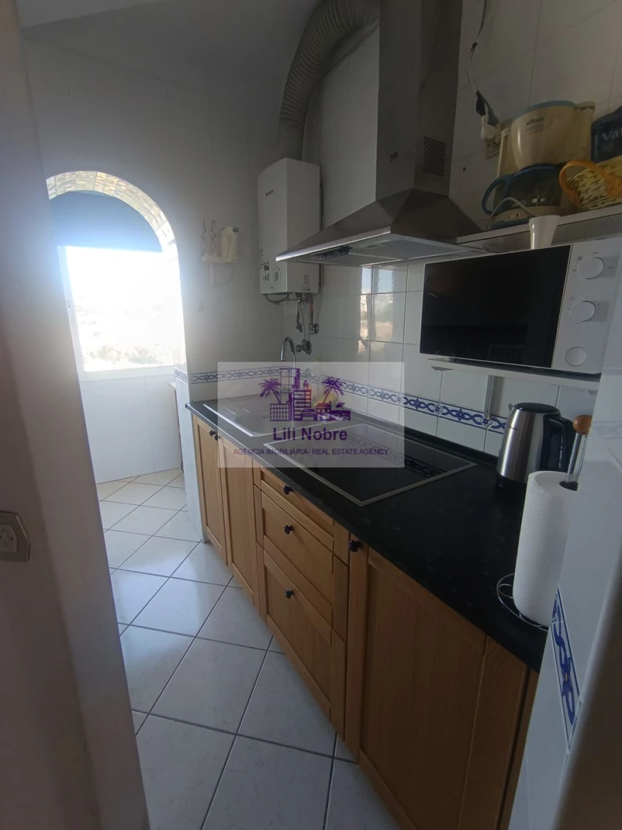 Apartamento T1 para Venda em Quarteira Foto 6