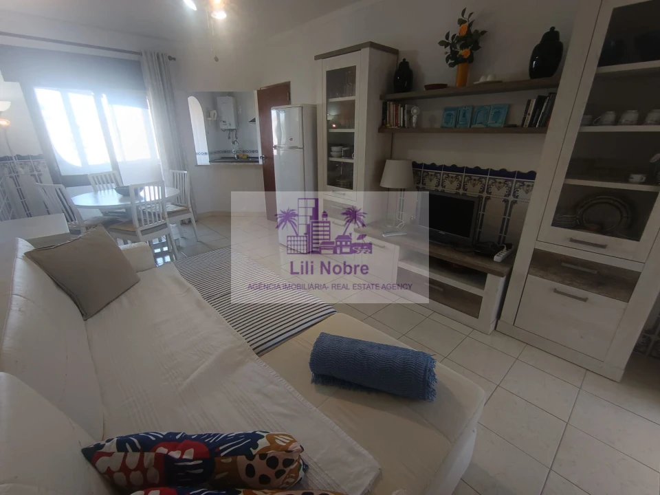 Apartamento T1 para Venda em Quarteira Foto 2