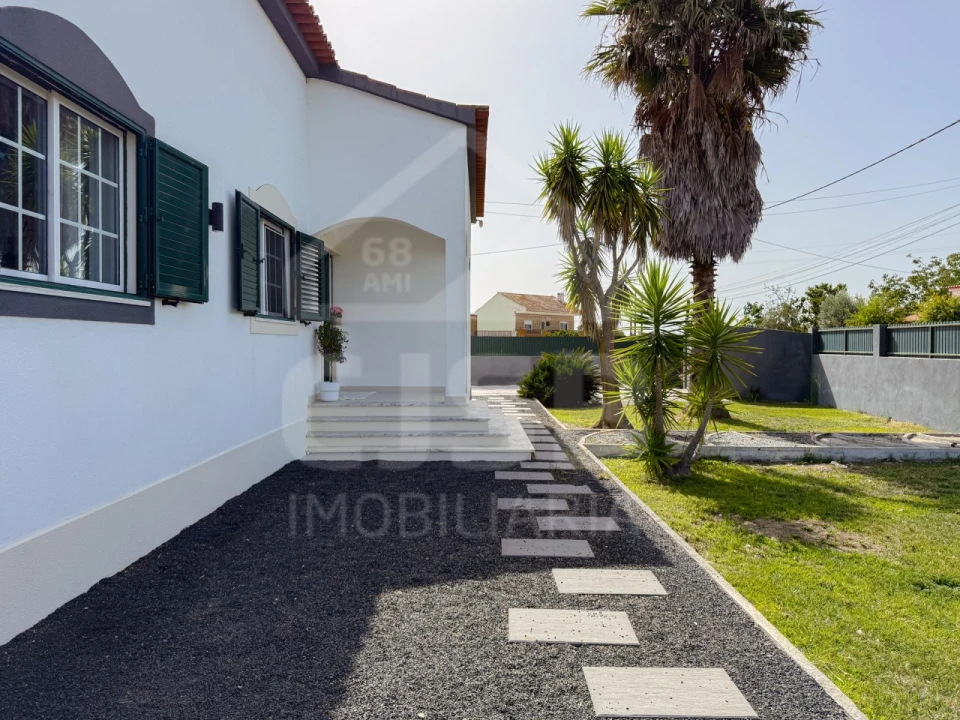 Moradia T4 para Venda em Benavente Foto 29