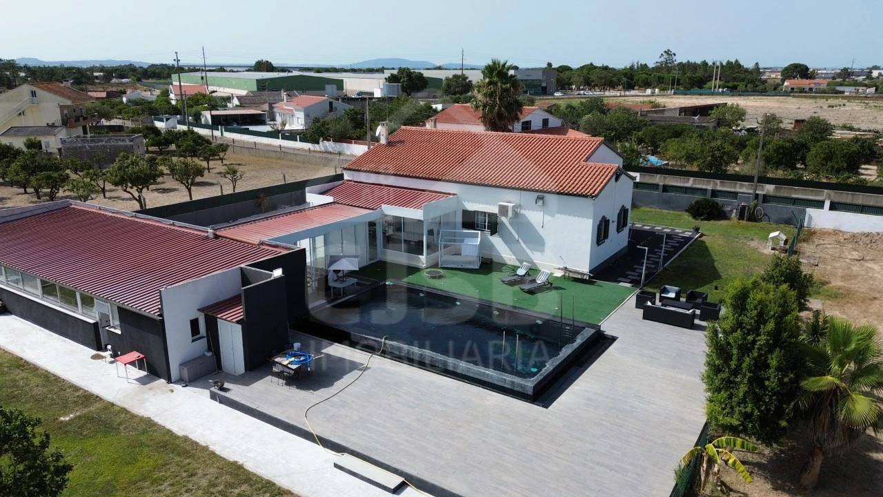 Moradia T4 para Venda em Benavente Foto 1