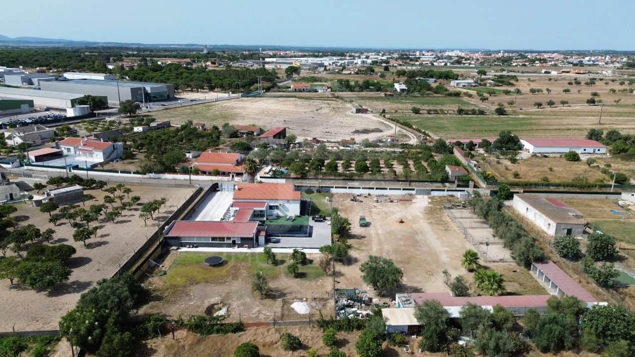 Moradia T4 para Venda em Benavente Foto 31