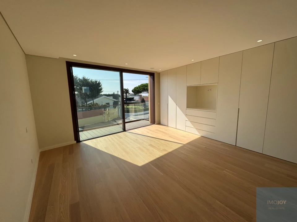 Moradia T4 para Venda em São Felix da Marinha Foto 17