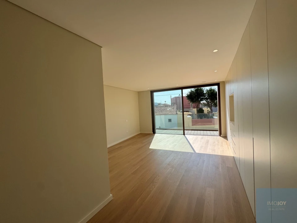 Moradia T4 para Venda em São Felix da Marinha Foto 18