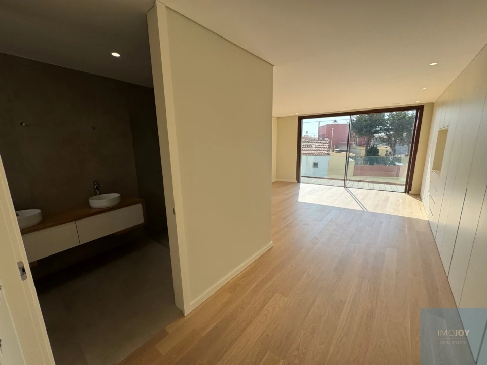 Moradia T4 para Venda em São Felix da Marinha Foto 19
