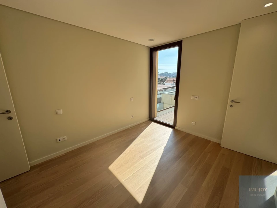Moradia T4 para Venda em São Felix da Marinha Foto 24