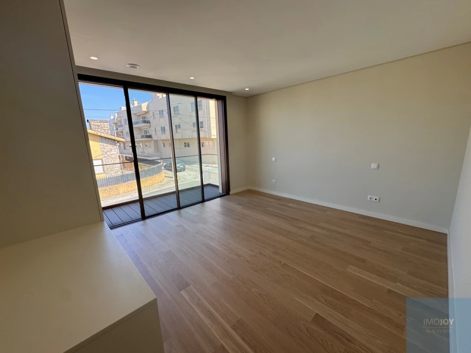 Moradia T4 para Venda em São Felix da Marinha Foto 27