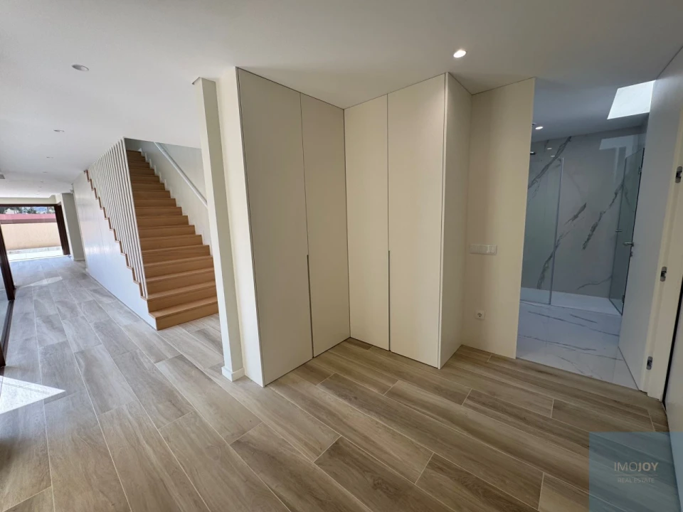 Moradia T4 para Venda em São Felix da Marinha Foto 31
