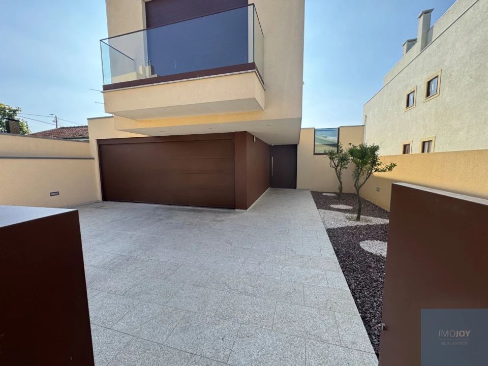 Moradia T4 para Venda em São Felix da Marinha Foto 36