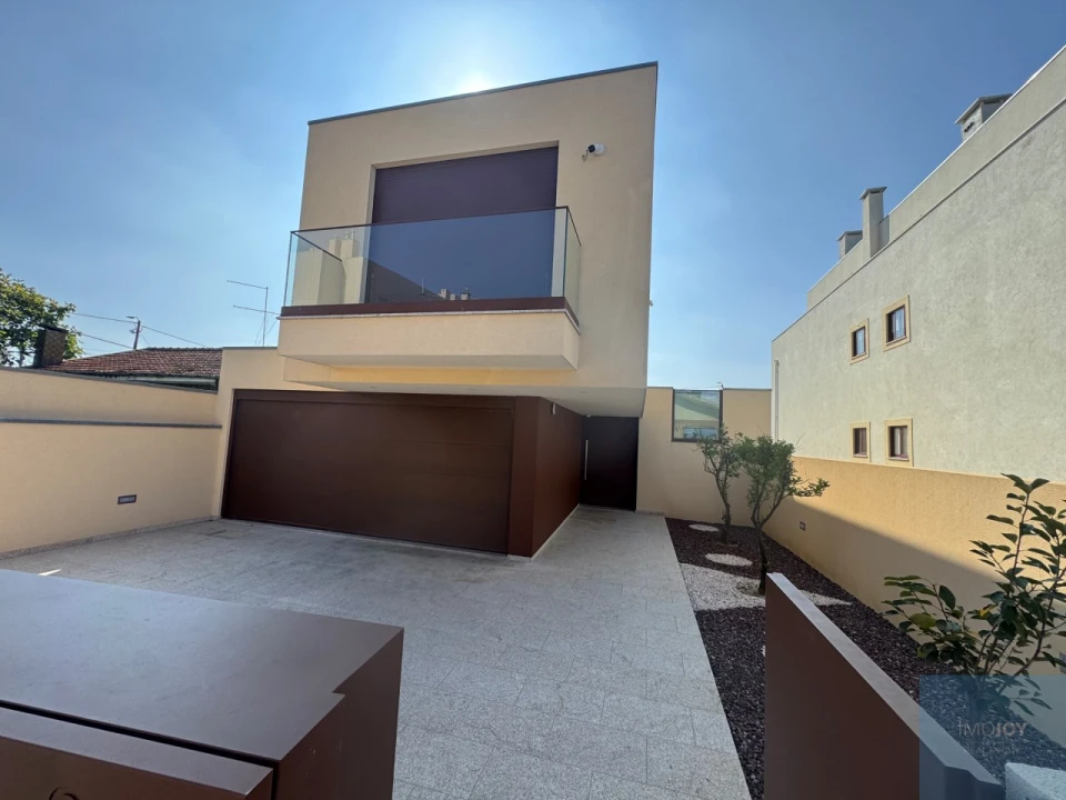 Moradia T4 para Venda em São Felix da Marinha Foto 37