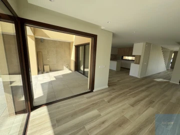 Moradia T4 para Venda em São Felix da Marinha