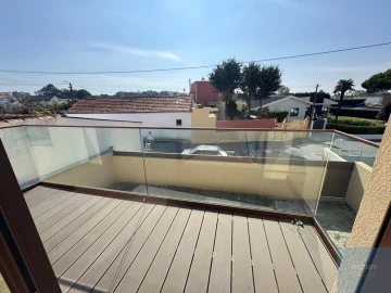Moradia T4 para Venda em São Felix da Marinha