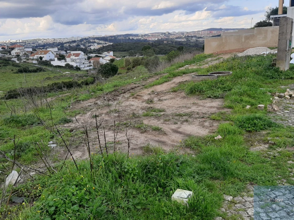 Moradia T4 para Venda em São Domingos de Rana Foto 10
