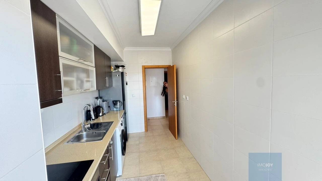 Apartamento T2 para Venda em Portimão Foto 8