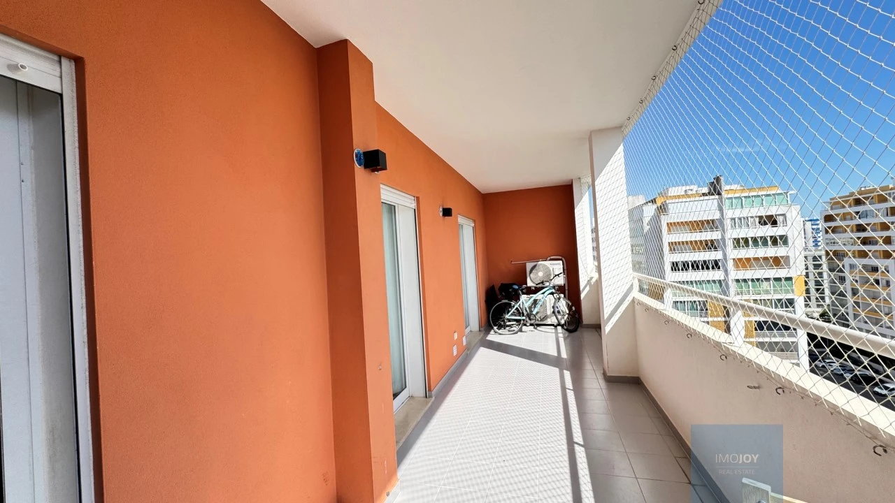 Apartamento T2 para Venda em Portimão Foto 24