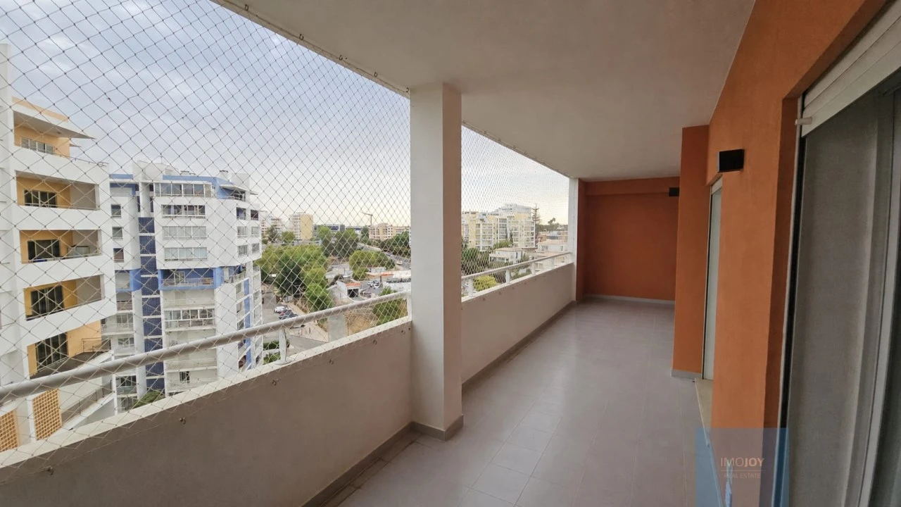 Apartamento T2 para Venda em Portimão Foto 27