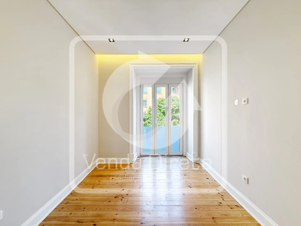 Apartamento T3 para Venda em Areeiro Foto 25