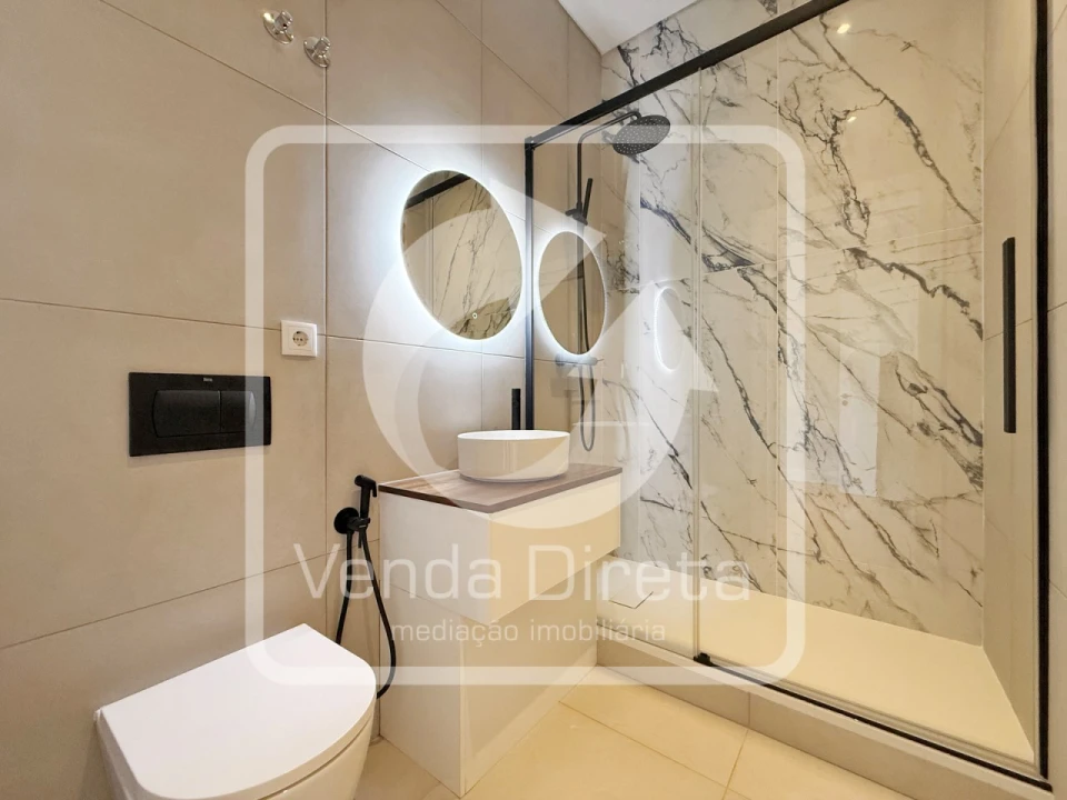 Apartamento T3 para Venda em Areeiro Foto 32
