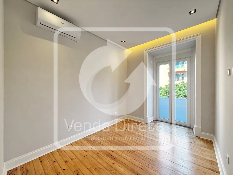 Apartamento T3 para Venda em Areeiro Foto 38