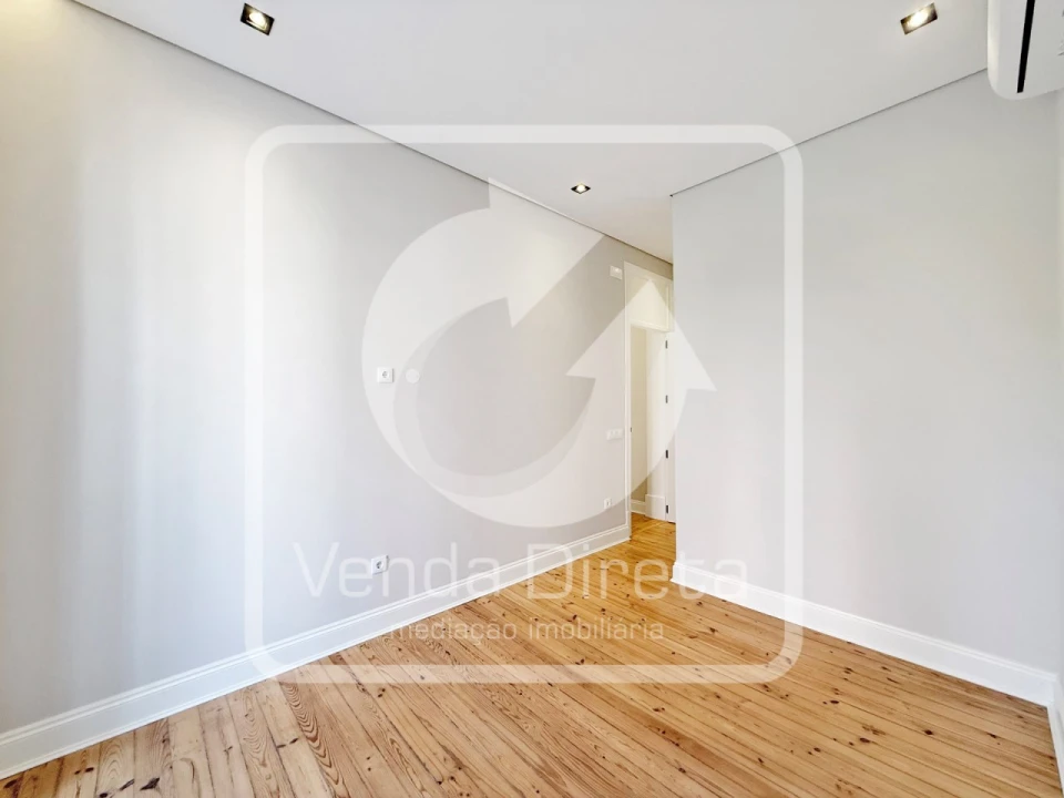 Apartamento T3 para Venda em Areeiro Foto 39
