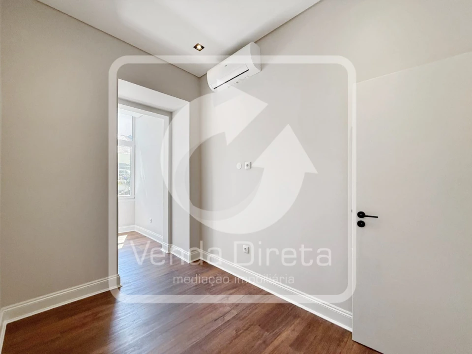 Apartamento T3 para Venda em Areeiro Foto 29