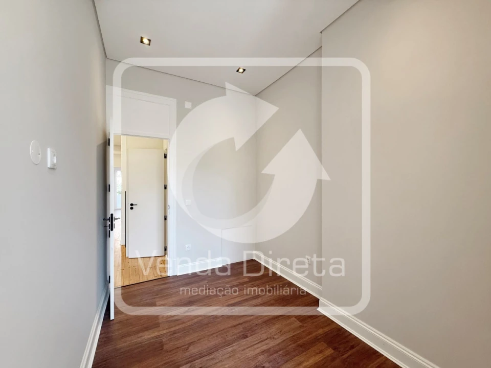 Apartamento T3 para Venda em Areeiro Foto 27
