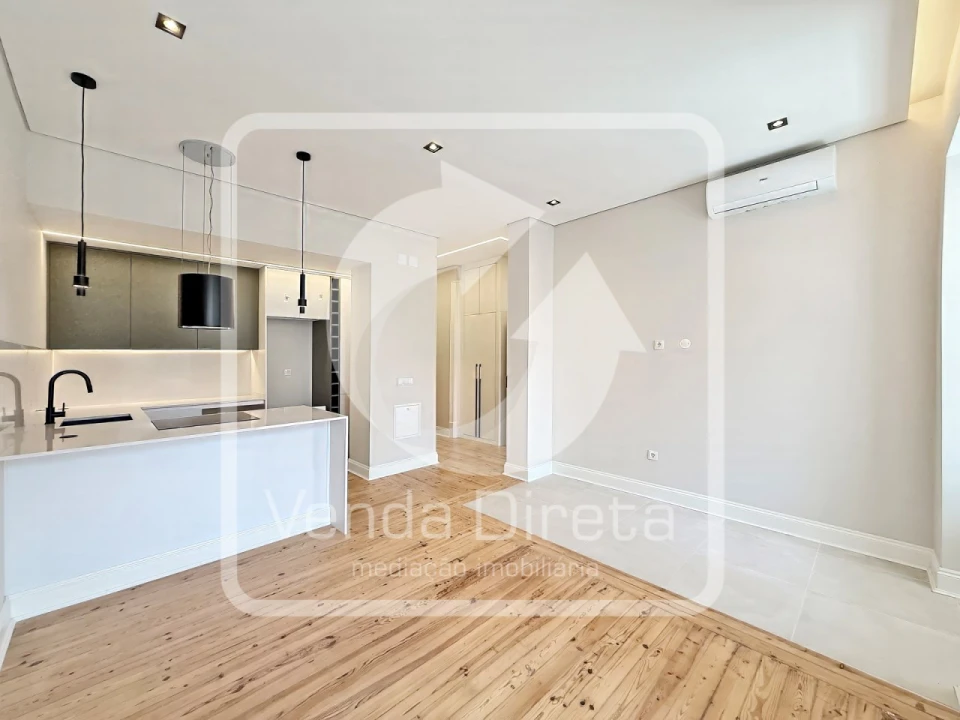 Apartamento T3 para Venda em Areeiro Foto 12