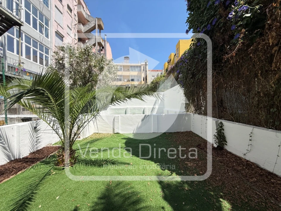 Apartamento T3 para Venda em Areeiro Foto 4