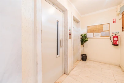 Apartamento T3 para Venda em Queluz e Belas