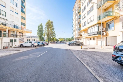 Apartamento T3 para Venda em Queluz e Belas
