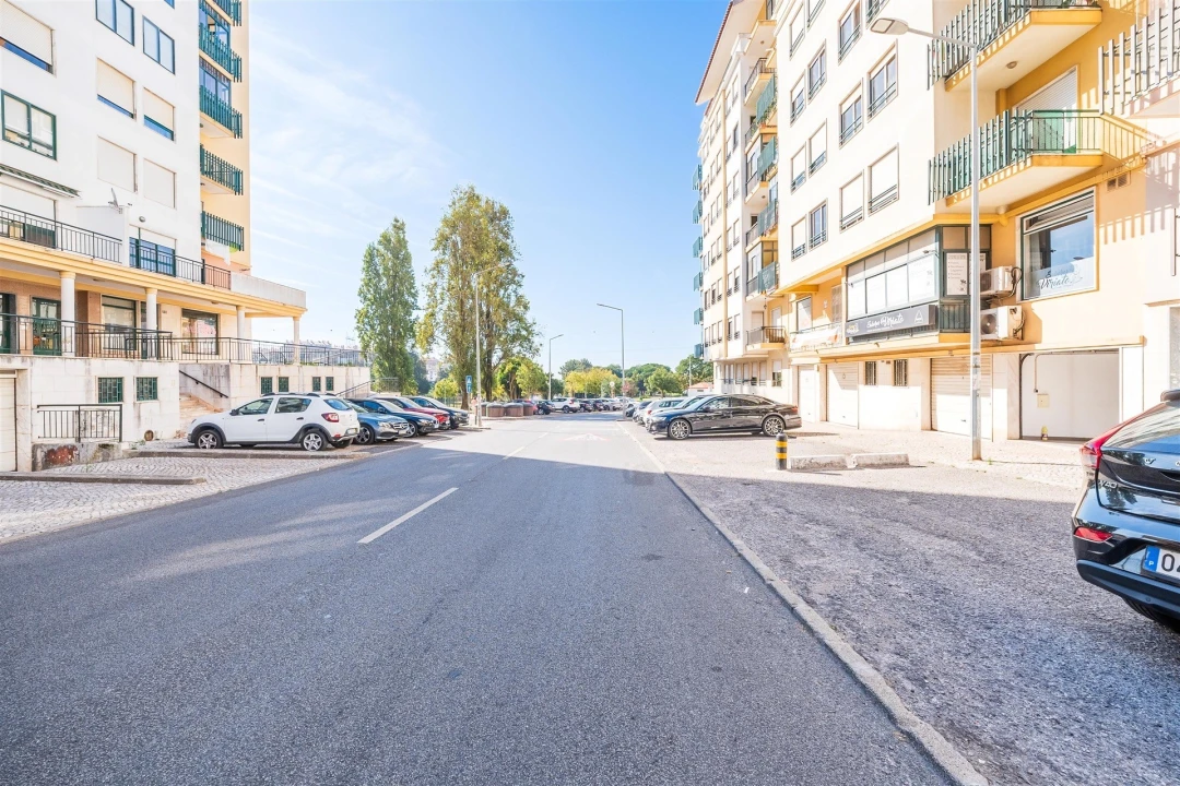 Apartamento T3 para Venda em Queluz e Belas Foto 53