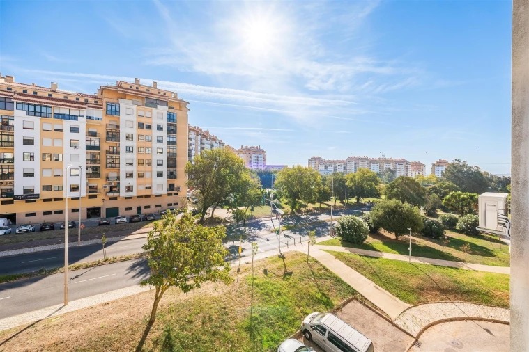 Apartamento T3 para Venda em Queluz e Belas Foto 43