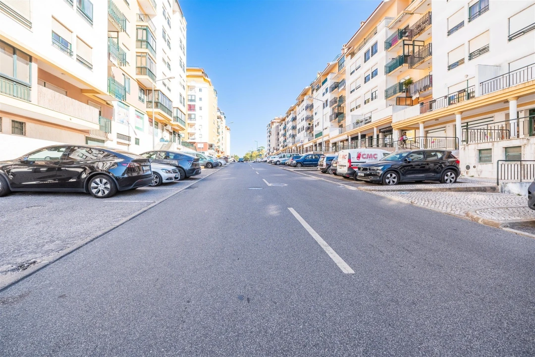 Apartamento T3 para Venda em Queluz e Belas Foto 54