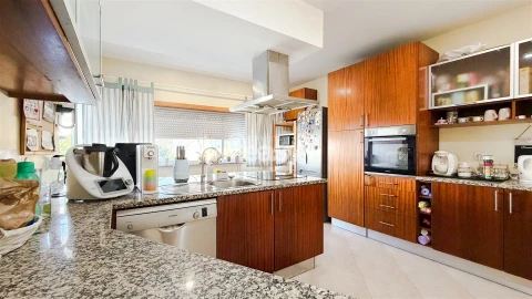 Moradia T4 para Venda em Tadim
