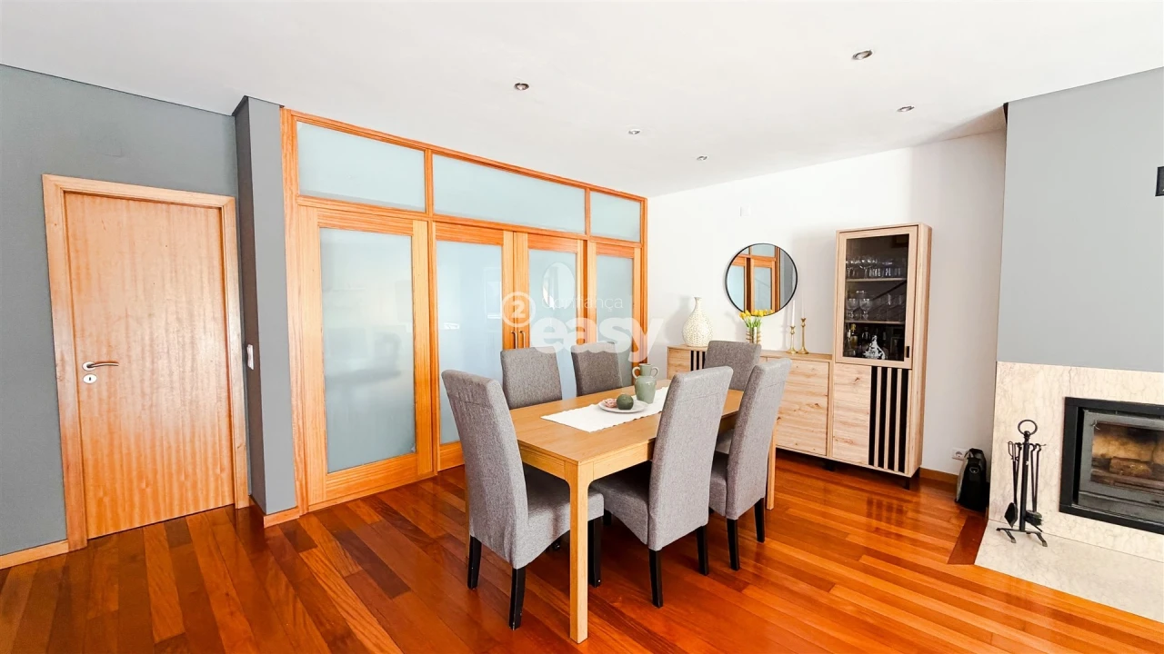 Moradia T4 para Venda em Tadim Foto 10
