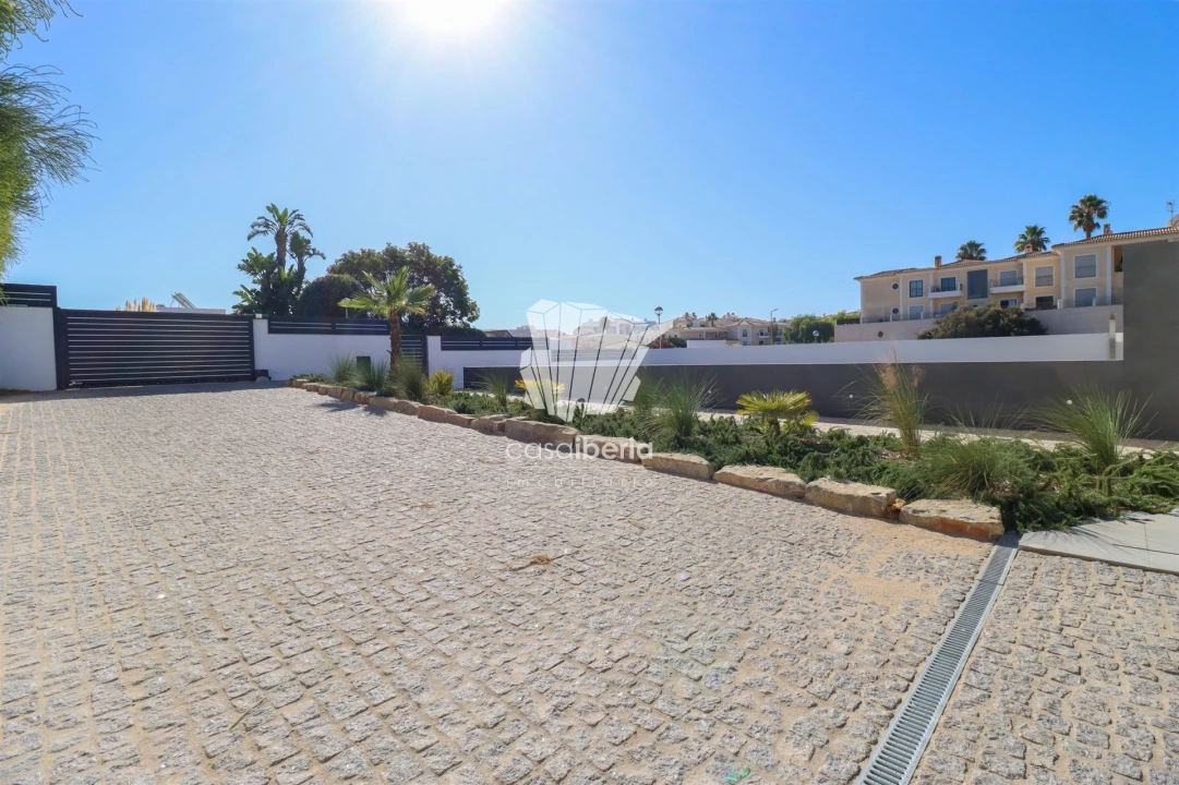 Moradia T4 para Venda em Lagos (São Sebastião e Santa Maria) Foto 12
