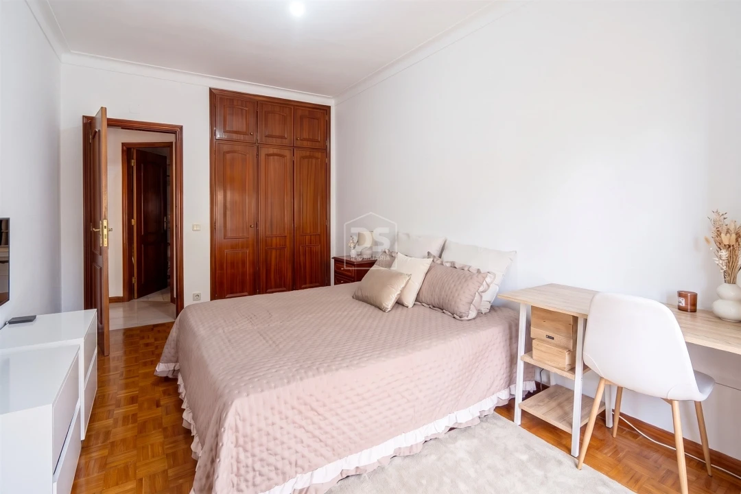 Apartamento T2 para Venda em Coimbrão Foto 32