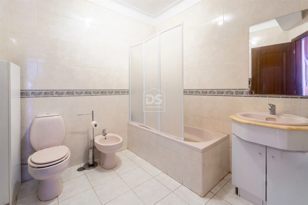 Apartamento T2 para Venda em Coimbrão Foto 12