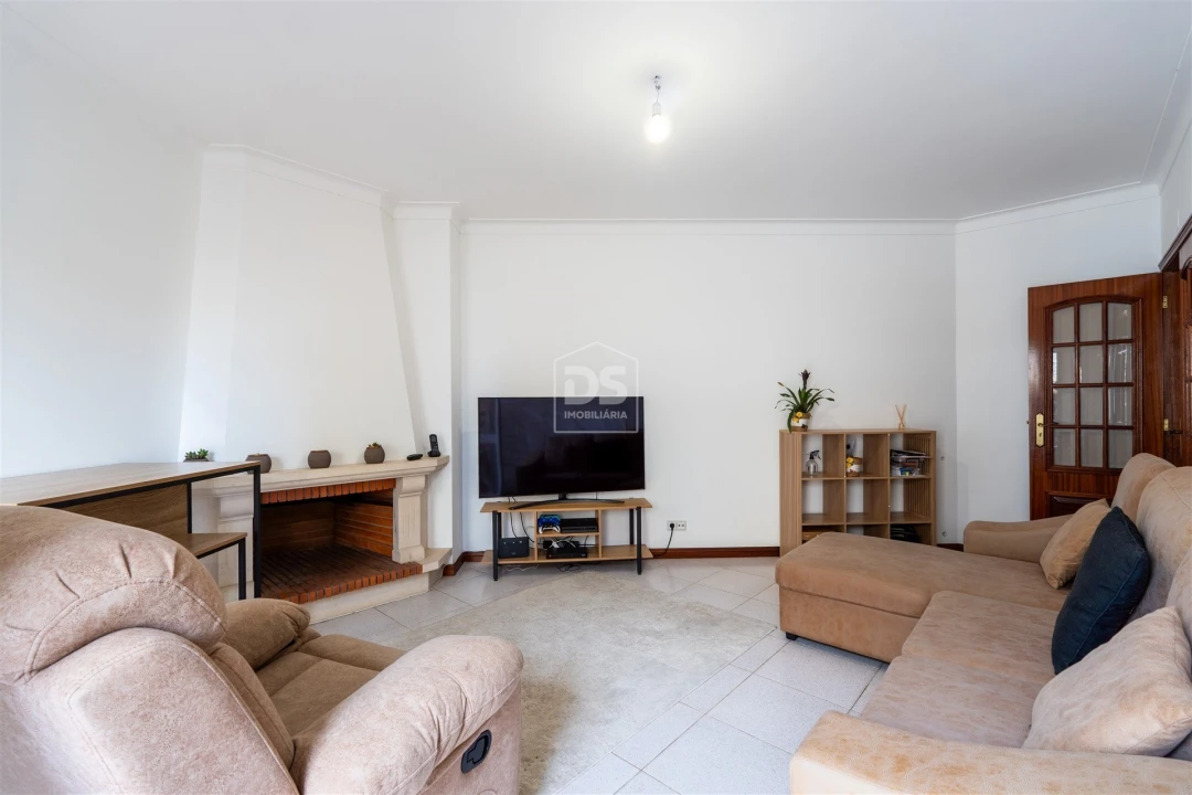 Apartamento T2 para Venda em Coimbrão Foto 26