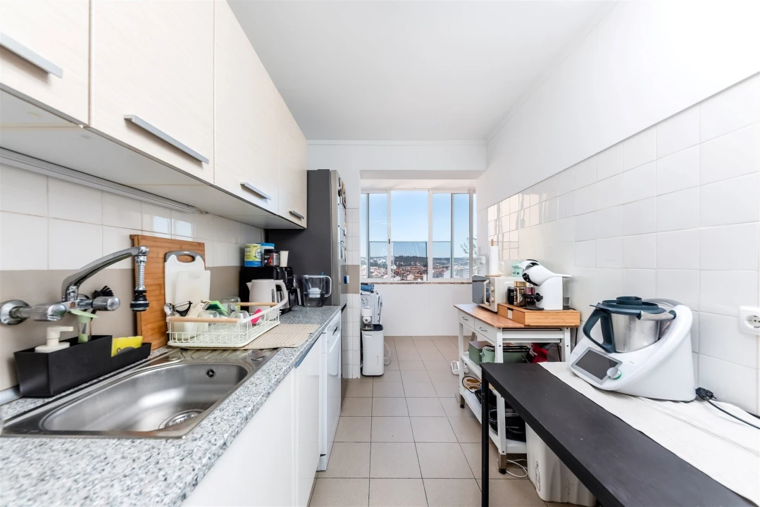 Apartamento T2 para Arrendamento em Massamá e Monte Abraão Foto 19