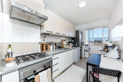 Apartamento T2 para Arrendamento em Massamá e Monte Abraão