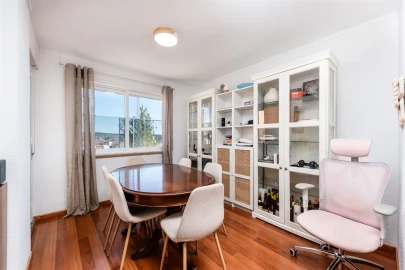 Apartamento T2 para Arrendamento em Massamá e Monte Abraão