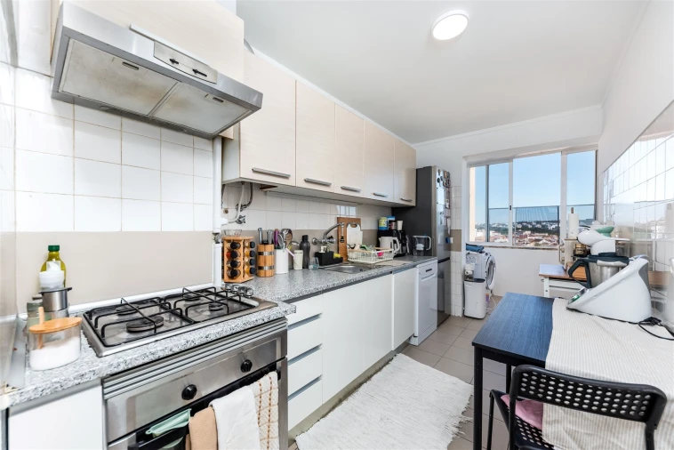 Apartamento T2 para Arrendamento em Massamá e Monte Abraão Foto 18
