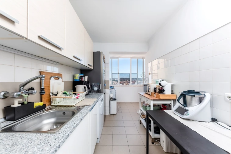 Apartamento T2 para Arrendamento em Massamá e Monte Abraão Foto 19