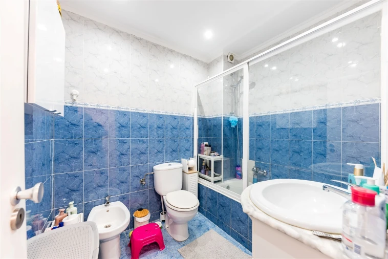 Apartamento T2 para Arrendamento em Massamá e Monte Abraão Foto 22