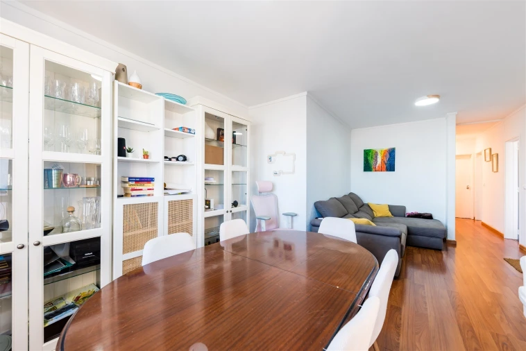 Apartamento T2 para Arrendamento em Massamá e Monte Abraão Foto 14