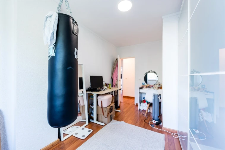 Apartamento T2 para Arrendamento em Massamá e Monte Abraão Foto 16