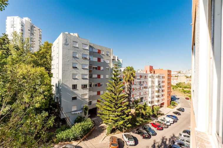Apartamento T2 para Arrendamento em Massamá e Monte Abraão Foto 2